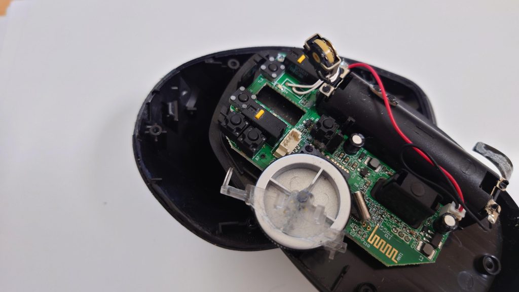 マウスホイールを外している様子