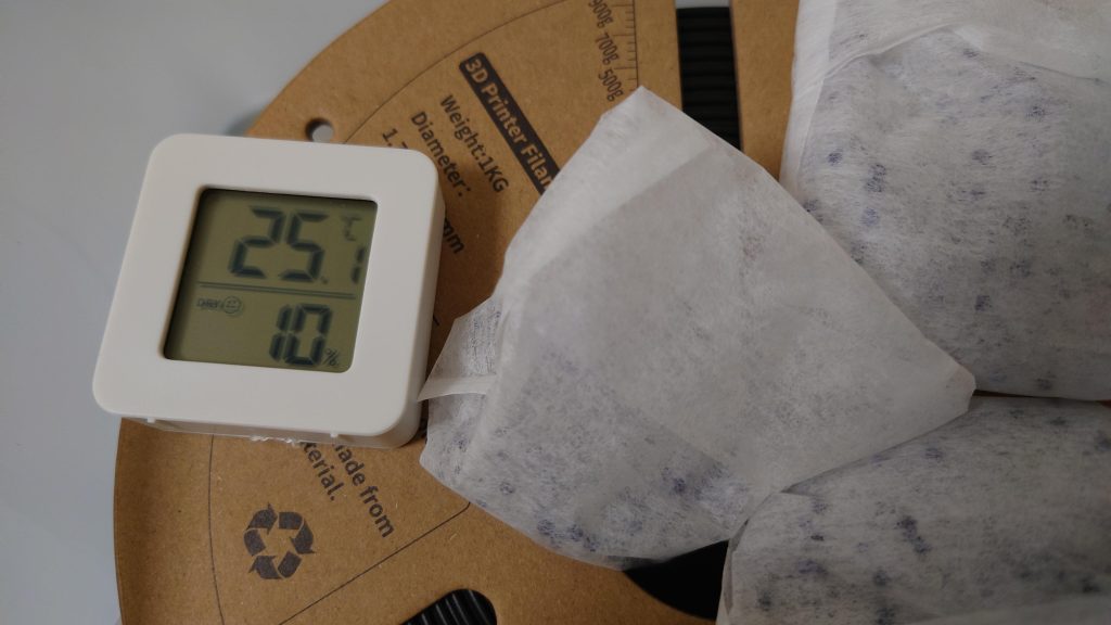 お茶パックシリカゲルを入れた場合の除湿効果