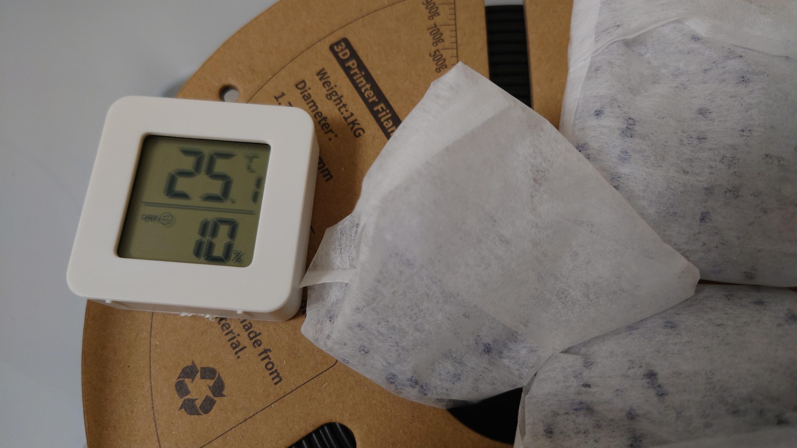 お茶パックシリカゲルを入れた場合の除湿効果